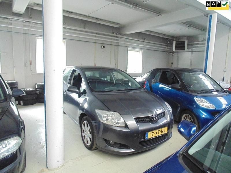 Grijs, metallic lak Gebruikt 2007 Toyota Auris Business Edition Hatchback | € 3.499 (Iets duurder) - Afbeelding 1/4