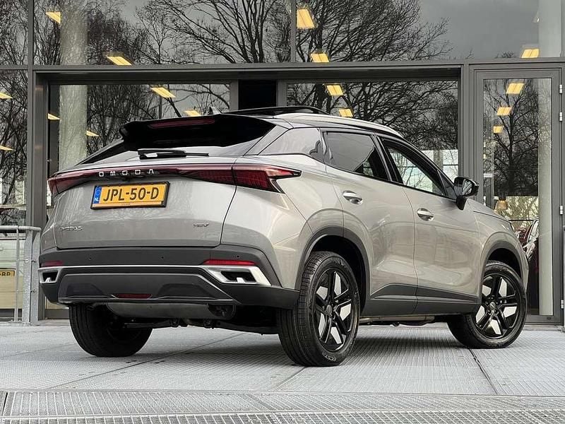 Nieuw Omoda 5 224 PK (164 kW) 2025 Aviation silver & carbon black metallic SUV