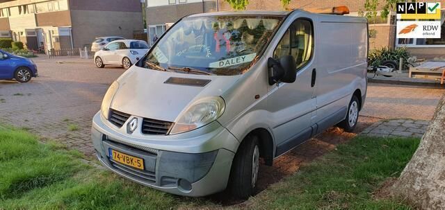 Zilver Gebruikt 2006 Renault Trafic Van | € 1.999 (Eerlijke prijs) - Afbeelding 1/4