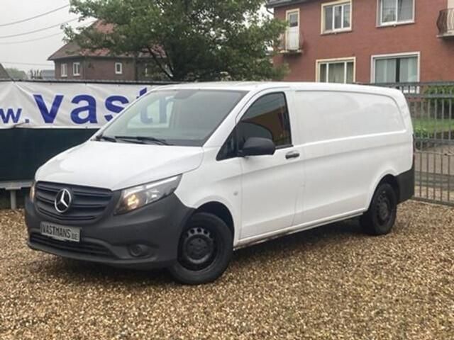 Wit Gebruikt 2023 Mercedes Vito MPV | € 32.670 (Super prijs) - Afbeelding 1/4