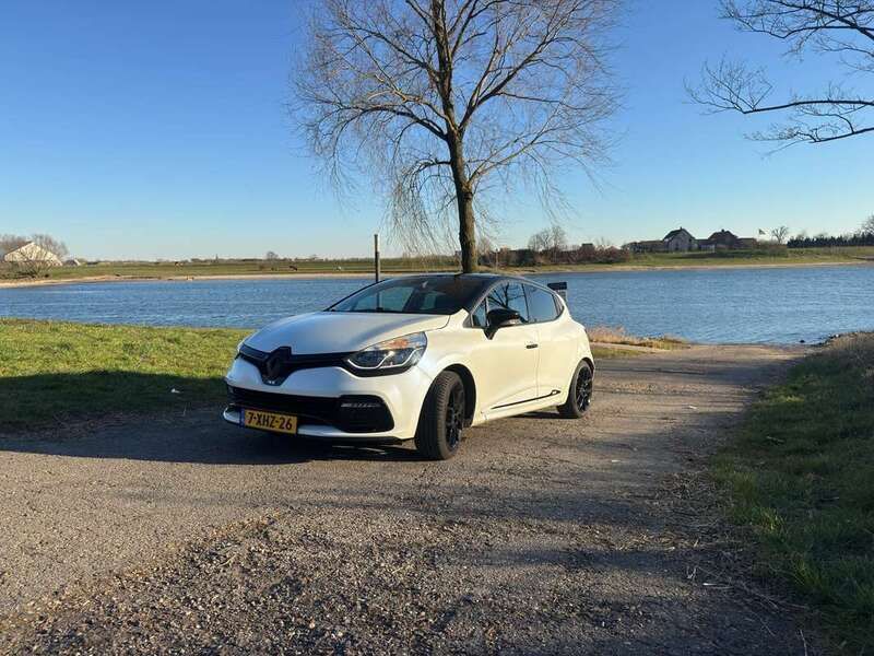 Wit Gebruikt 2014 Renault Clio R.S. R.S. Hatchback | € 15.000 (Duur) - Afbeelding 1/4