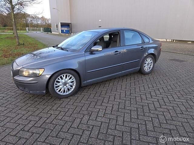 Grijs Occasion 2004 Volvo S40 Sedan | € 1.650 - Afbeelding 1/4