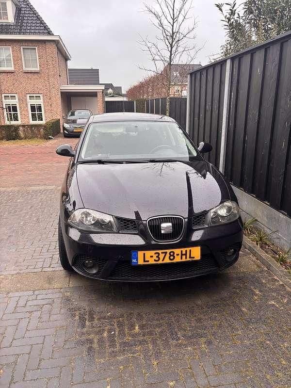 Zwart Occasion 2009 Seat Ibiza Hatchback | € 1.500 (Super prijs) - Afbeelding 1/3