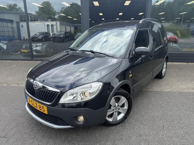 Zwart Gebruikt 2013 Skoda Roomster Fresh Stationwagen | € 9.750 - Afbeelding 1/4