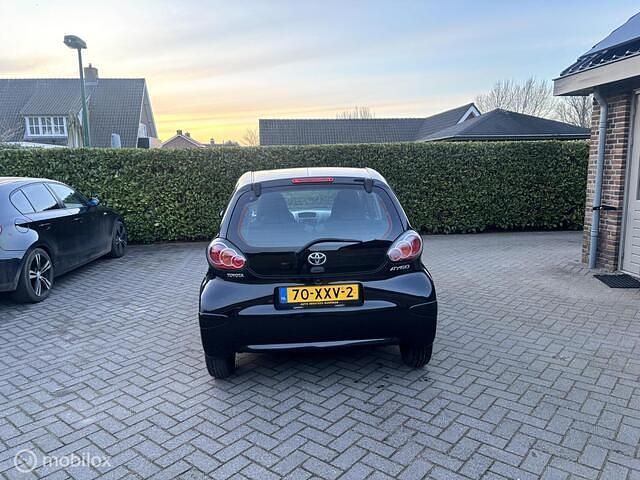 Occasion Toyota Aygo 68 PK (50 kW) 2012 Zwart Hatchback