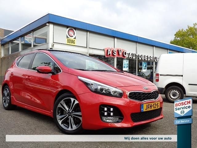 Rood Occasion 2016 Kia Ceed GT-Line Hatchback | € 12.950 (Eerlijke prijs) - Afbeelding 1/4