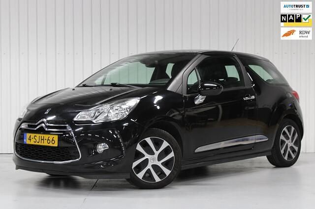 Zwart Gebruikt 2013 Citroën DS3 Chic Hatchback | € 4.250 (Eerlijke prijs) - Afbeelding 1/4