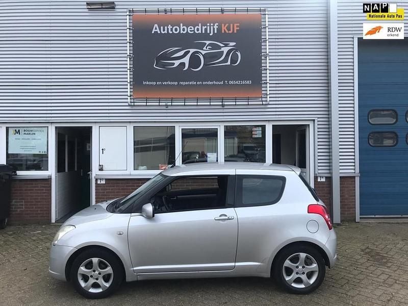 Hatchback Gebruikt 2006 Suzuki Swift Exclusive Hatchback | € 1.495 (Goede deal) - Afbeelding 1/4