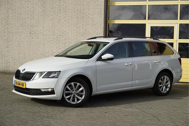 Occasion Skoda Octavia Business Line 116 PK (85 kW) 2020 Wit Stationwagen