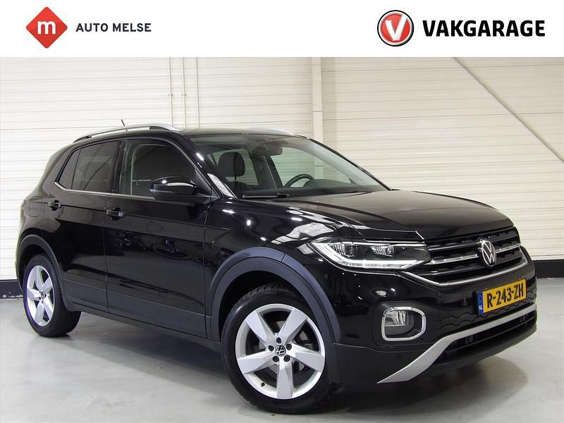 Zwart Gebruikt 2021 VW T-Cross Style SUV | € 21.945 (Eerlijke prijs) - Afbeelding 1/4