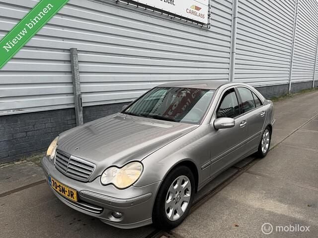 Grijs Gebruikt 2006 Mercedes C220 Elegance Sedan | € 2.950 - Afbeelding 1/4