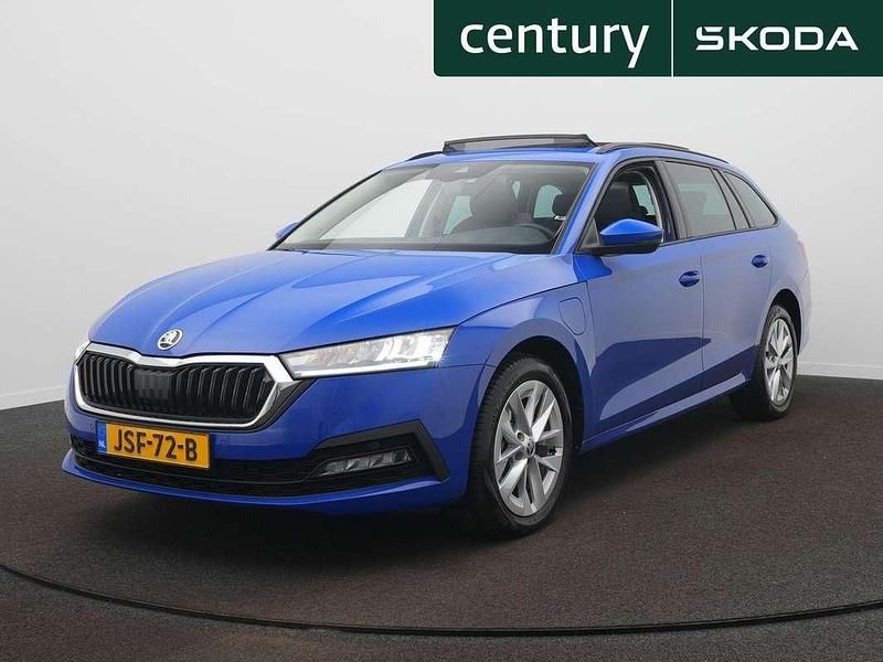 Blauw Occasion 2023 Skoda Octavia Business Line Stationwagen | € 26.900 (Goede deal) - Afbeelding 1/4
