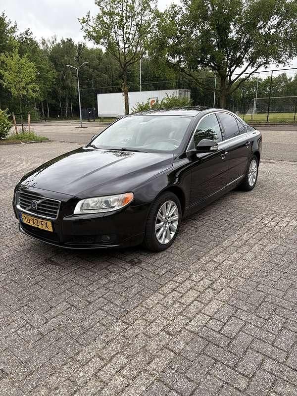 Zwart Gebruikt 2007 Volvo S80 Summum Sedan | € 6.500 (Eerlijke prijs) - Afbeelding 1/4