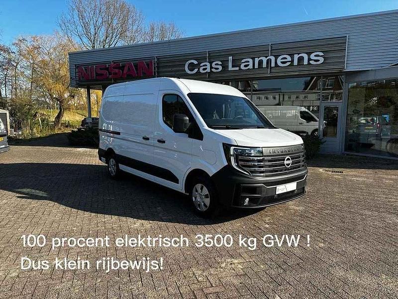 Wit Nieuw 2025 Nissan Interstar Van | € 44.750 - Afbeelding 1/4