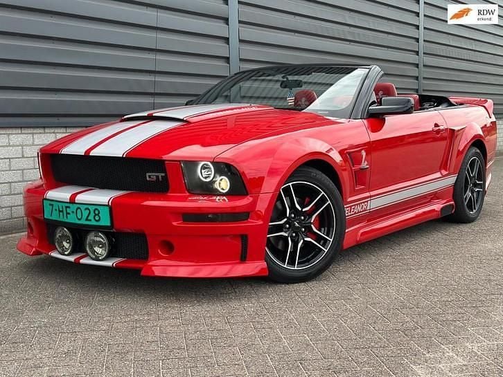 Rood Occasion 2006 Ford Mustang GT Cabriolet | € 28.750 (Super prijs) - Afbeelding 1/4