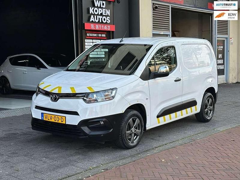 Wit Gebruikt 2021 Toyota Proace City City MPV | € 13.950 (Eerlijke prijs) - Afbeelding 1/4