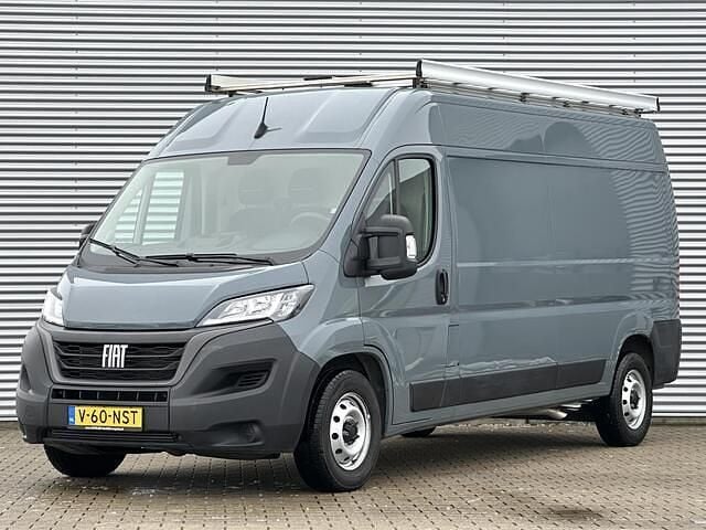 Grijs Gebruikt 2022 Fiat Ducato Van | € 19.950 (Goede deal) - Afbeelding 1/4