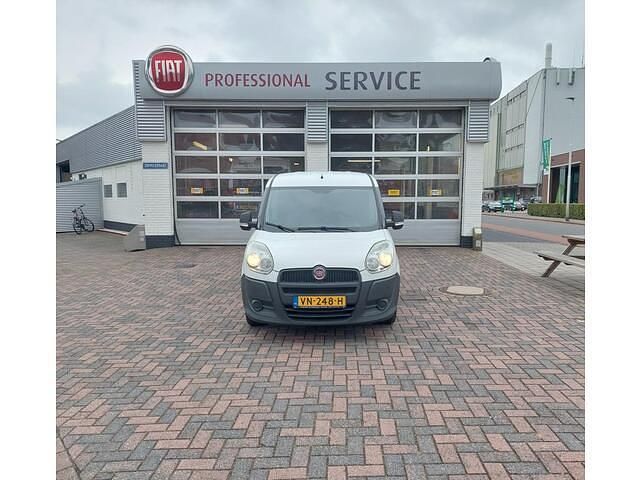 Wit Gebruikt 2012 Fiat Doblò MPV | € 3.500 (Eerlijke prijs) - Afbeelding 1/4