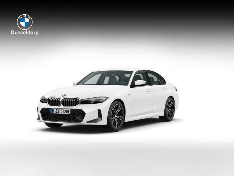 Wit Nieuw 2025 BMW 330e Sedan | € 60.193 (Eerlijke prijs) - Afbeelding 1/4