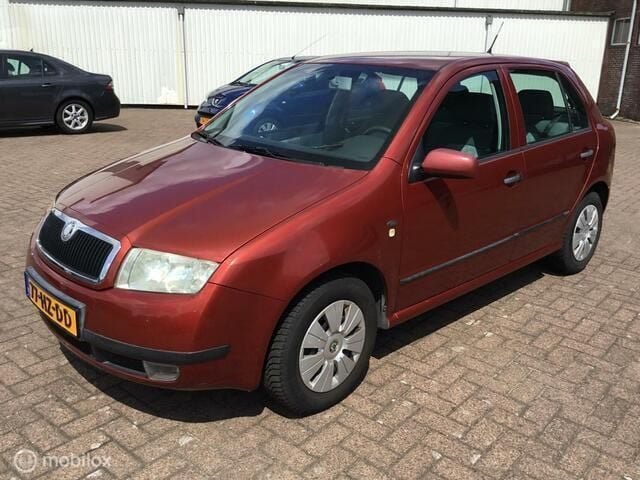 Oranje Gebruikt 2002 Skoda Fabia Comfort Hatchback | € 1.400 (Eerlijke prijs) - Afbeelding 1/4