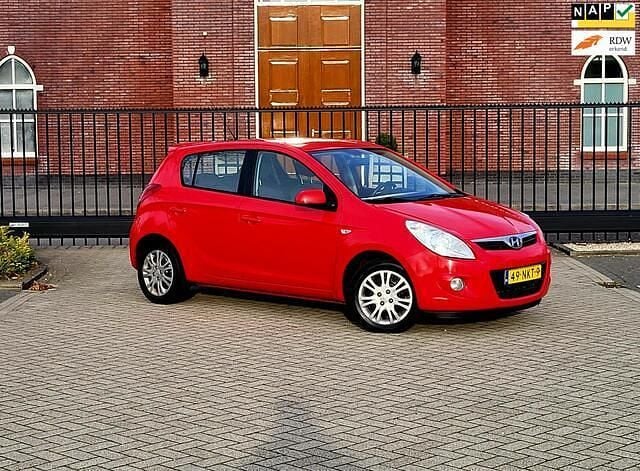 Rood Gebruikt 2010 Hyundai i20 Hatchback | € 2.999 (Eerlijke prijs) - Afbeelding 1/4