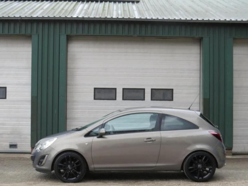 Grijs Gebruikt 2012 Opel Corsa Hatchback | € 4.250 (Goede deal) - Afbeelding 1/4