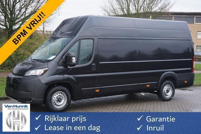 Zwart Nieuw 2024 Fiat Ducato Van | € 36.850 (Eerlijke prijs) - Afbeelding 1/4