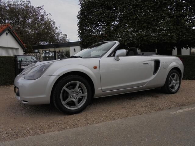 Occasion Toyota MR2 142 PK (104 kW) 2000 Zilver, metallic lak Cabriolet