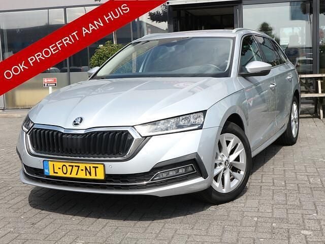 Grijs Gebruikt 2021 Skoda Octavia Business Line Stationwagen | € 18.900 (Goede deal) - Afbeelding 1/4