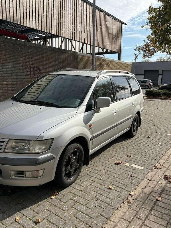 Zilver Gebruikt 1999 Mitsubishi Space Wagon Van | € 1.300 - Afbeelding 1/4