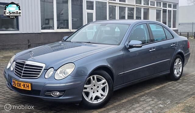 Blauw Occasion 2007 Mercedes E200 Avantgarde Sedan | € 4.999 (Eerlijke prijs) - Afbeelding 1/4