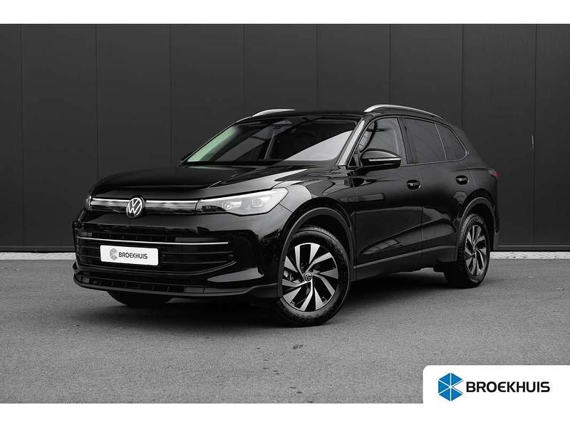Zwart Gebruikt 2024 VW Tiguan Life SUV | € 41.845 (Super prijs) - Afbeelding 1/4