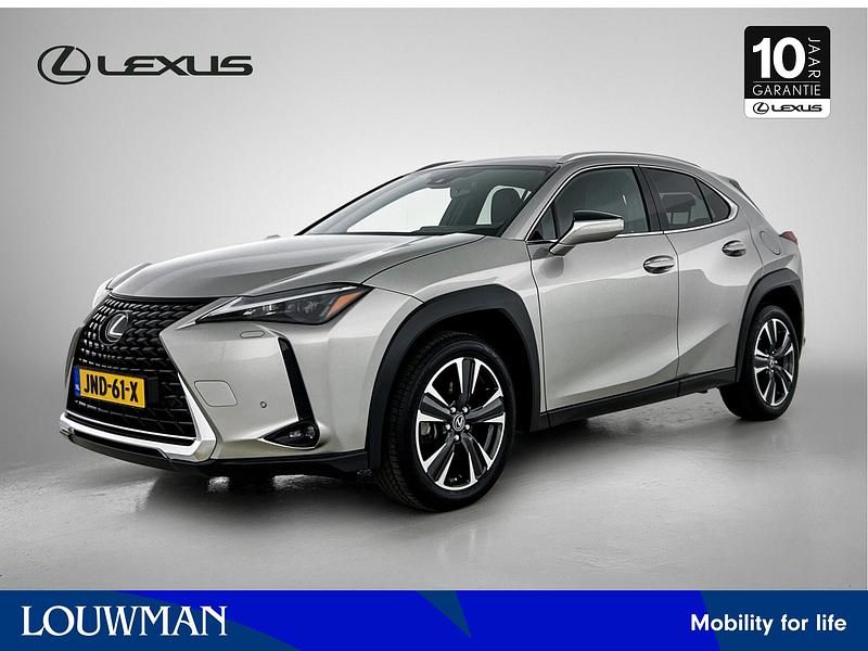 Grijs Gebruikt 2024 Lexus UX 250h Business Edition SUV | € 43.950 (Duur) - Afbeelding 1/4