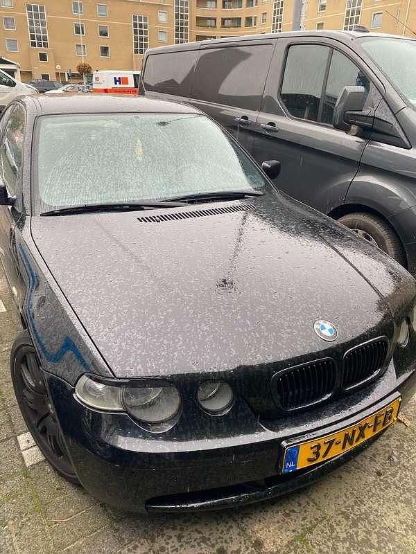 Zwart Gebruikt 2004 BMW 318 Compact Comfort Edition Hatchback | € 2.500 (Eerlijke prijs) - Afbeelding 1/4