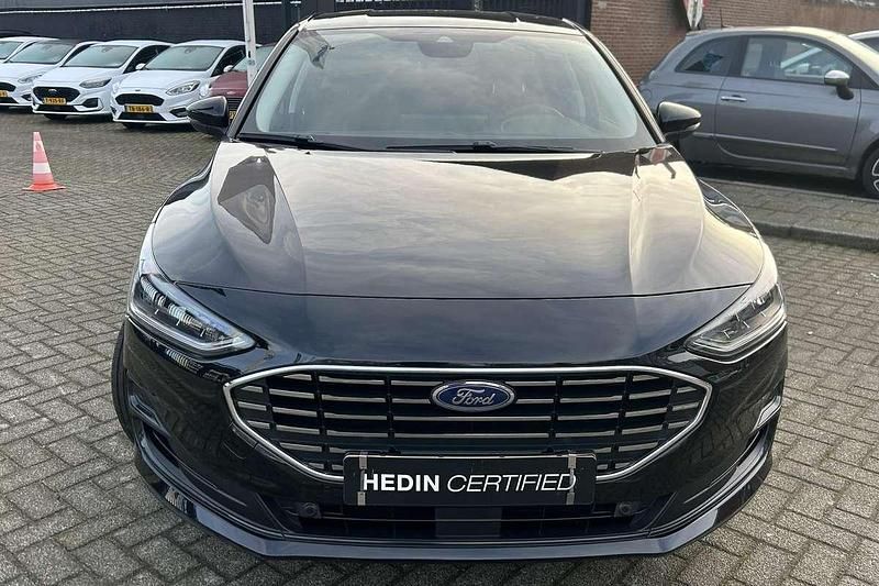 Nieuw Ford Focus Titanium 125 PK (91 kW) 2025 Zwart Hatchback