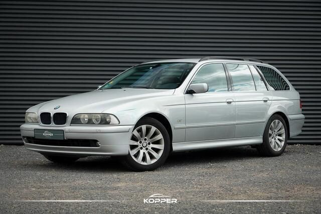 Grijs Gebruikt 2002 BMW 525 Basis Stationwagen | € 7.750 (Iets duurder) - Afbeelding 1/4