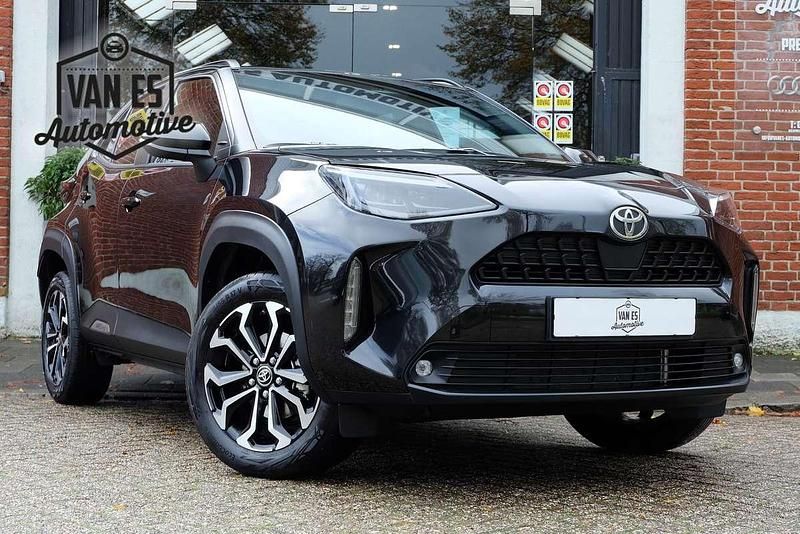 Zwart Gebruikt 2024 Toyota Yaris Cross Edition SUV | € 28.675 (Eerlijke prijs) - Afbeelding 1/4