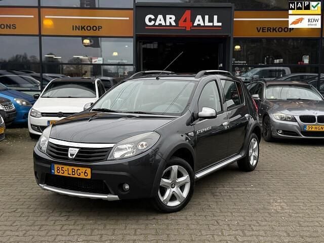 Grijs Gebruikt 2010 Dacia Sandero Stepway Hatchback | € 4.450 (Eerlijke prijs) - Afbeelding 1/4