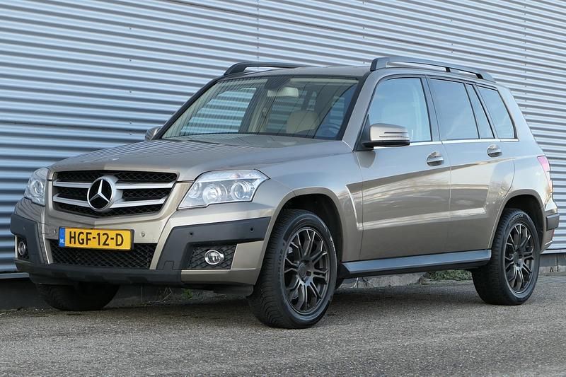 Goud (metallic) Occasion 2008 Mercedes GLK280 SUV | € 11.940 (Goede deal) - Afbeelding 1/4