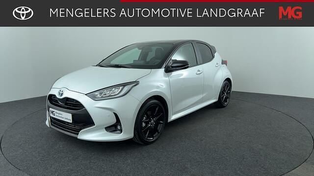 Wit Gebruikt 2023 Toyota Yaris Executive Hatchback | € 26.950 (Eerlijke prijs) - Afbeelding 1/4