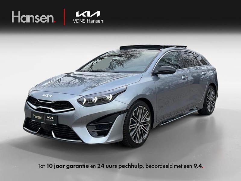 Grijs Gebruikt 2022 Kia ProCeed GT-Line Stationwagen | € 26.945 (Eerlijke prijs) - Afbeelding 1/4