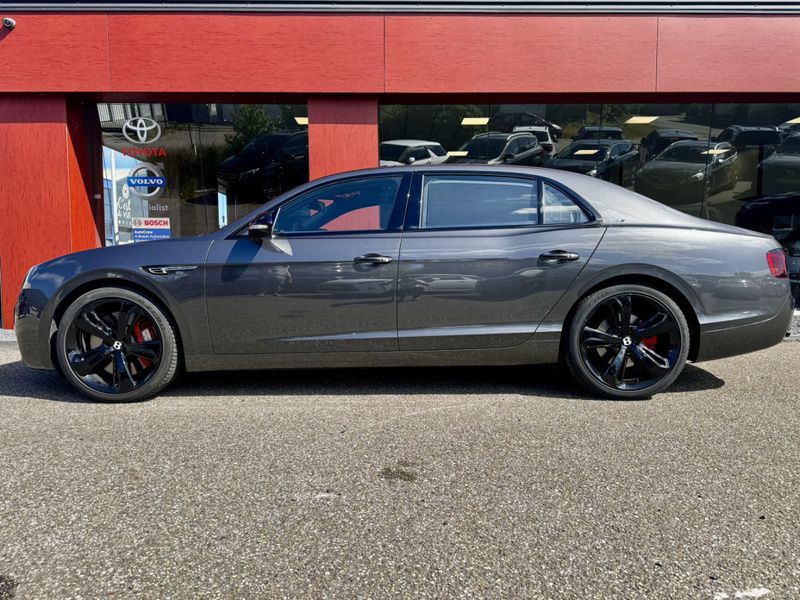 Sedan Gebruikt 2017 Bentley Flying Spur Sedan | € 119.500 - Afbeelding 1/4