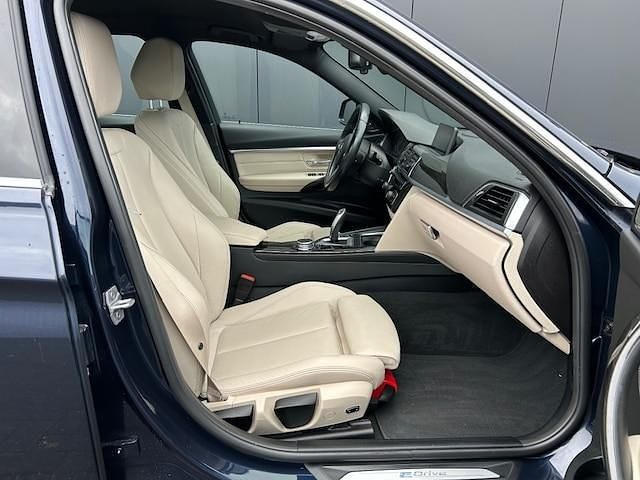 Occasion BMW 330e Luxury Line 2016 Blauw (metallic) Sedan