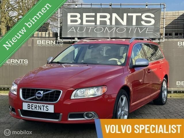 Rood Gebruikt 2013 Volvo V70 Stationwagen | € 15.550 (Eerlijke prijs) - Afbeelding 1/4