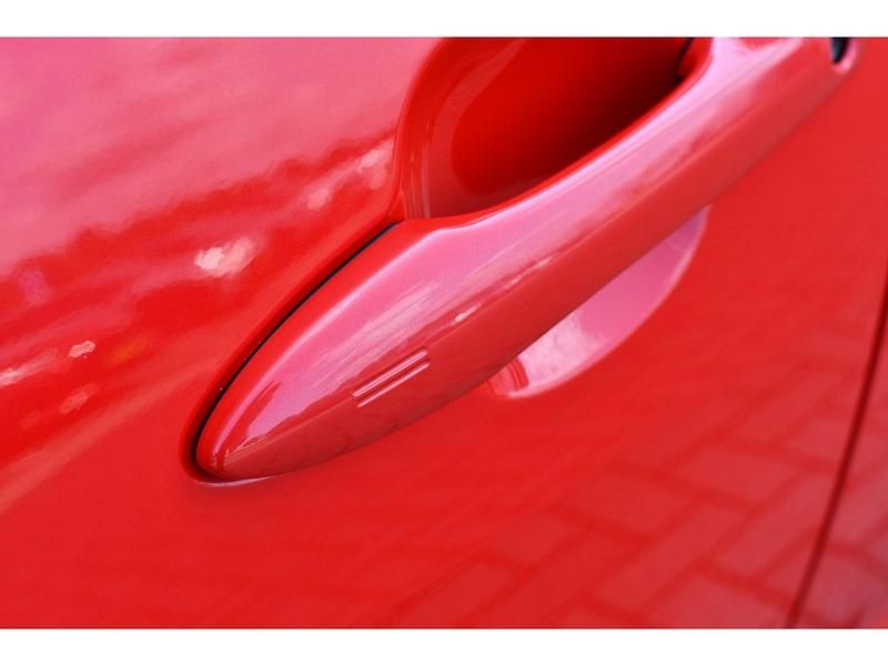 Occasion Toyota Yaris Executive 116 PK (85 kW) 2024 Rood Hatchback