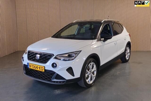 Wit Gebruikt 2021 Seat Arona FR SUV | € 17.950 (Eerlijke prijs) - Afbeelding 1/4