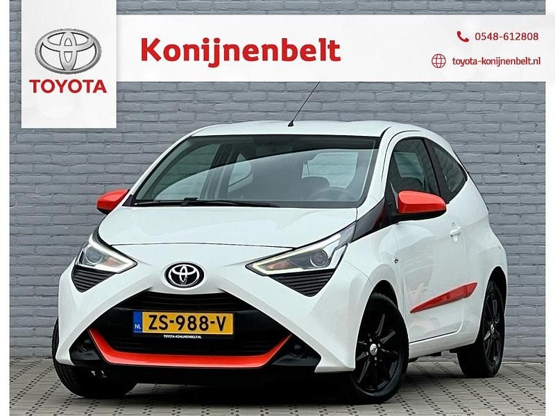 Wit Gebruikt 2019 Toyota Aygo X-play Hatchback | € 12.495 (Duur) - Afbeelding 1/4