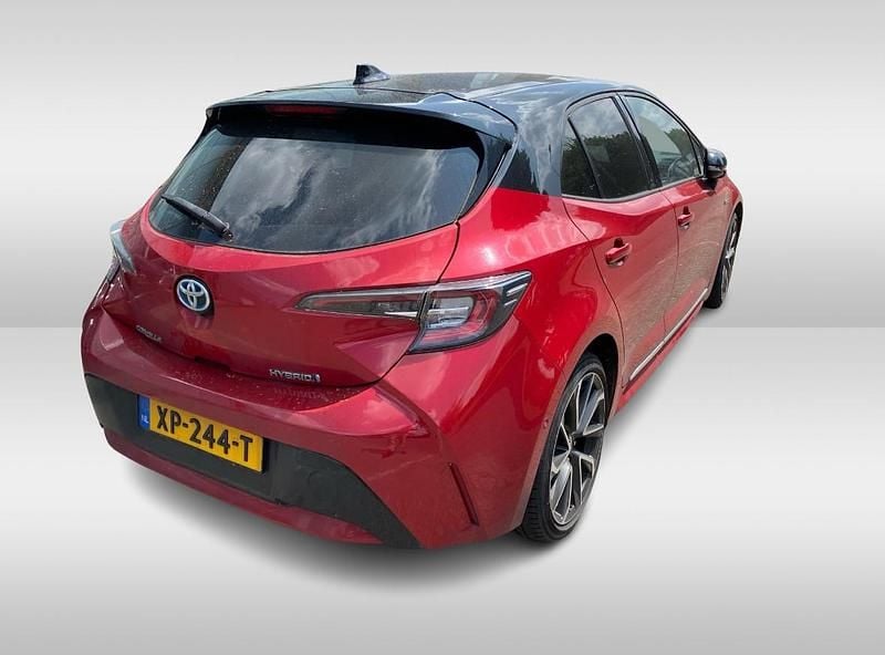 Occasion Toyota Corolla Executive 98 PK (72 kW) 2019 Rood (metallic) Hatchback