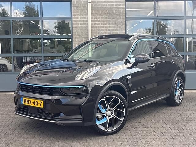 Zwart Gebruikt 2023 Lynk & Co 01 SUV | € 28.850 (Eerlijke prijs) - Afbeelding 1/4