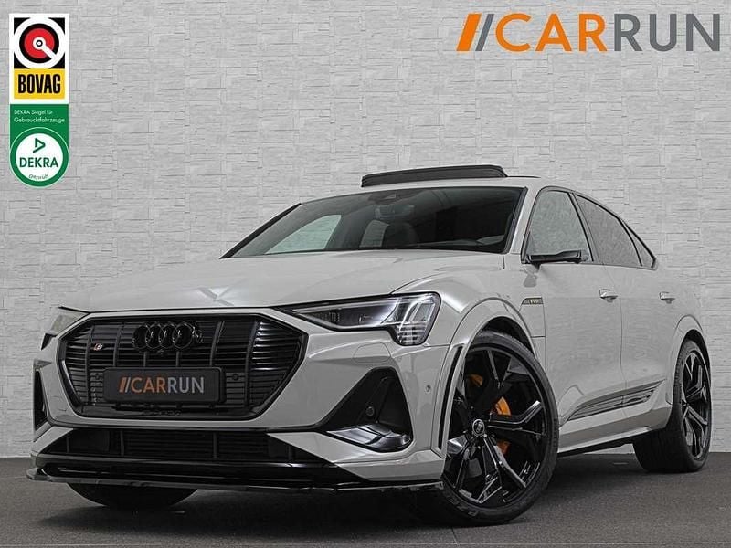 Beige Gebruikt 2022 Audi e-tron Sportback S-Line SUV | € 51.850 (Eerlijke prijs) - Afbeelding 1/4